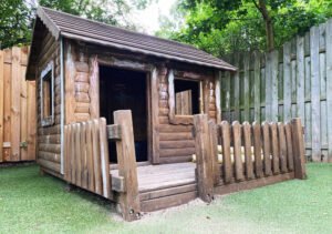Garden - wooden hut